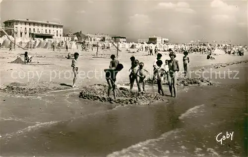 AK / Ansichtskarte Saint Jean de Monts La Plage Saint Jean de Monts