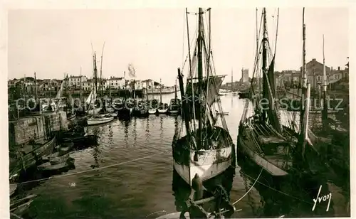 AK / Ansichtskarte Les_Sables d_Olonne Un coin du port Les_Sables d_Olonne