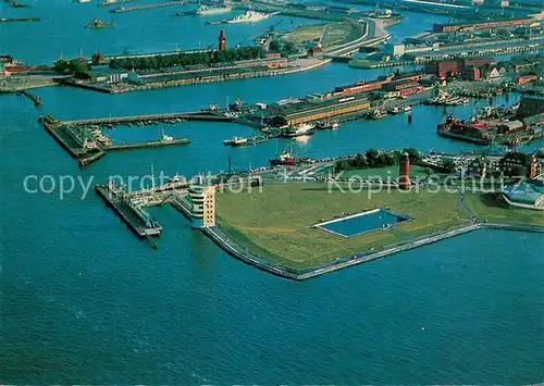 AK / Ansichtskarte Cuxhaven_Nordseebad Fliegeraufnahme Hafen  Cuxhaven_Nordseebad