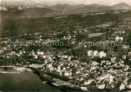 AK / Ansichtskarte Evian les Bains_Haute_Savoie Ville au Lac Leman Alpes vue aerienne Evian les Bains_Haute