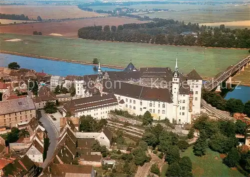 AK / Ansichtskarte Torgau Fliegeraufnahme Schloss Hartenfels Torgau
