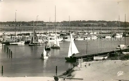 AK / Ansichtskarte Ouistreham Le Petit Port et les Voiliers Ouistreham