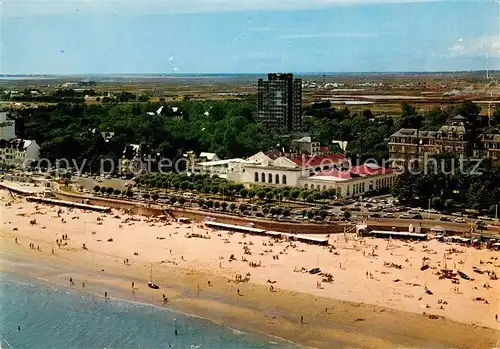 AK / Ansichtskarte La_Baule_sur_Mer Esplanade du Casino et la Bretonniere vue aerienne La_Baule_sur_Mer