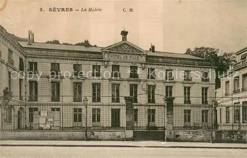 AK / Ansichtskarte Sevres La Mairie Sevres