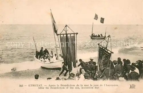 AK / Ansichtskarte Etretat Apres la Benediction de la mer Etretat