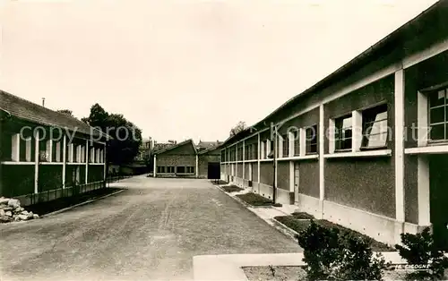 AK / Ansichtskarte Reims_51 CREPS de lAcademie de Paris Cour interieure et dortoirs 