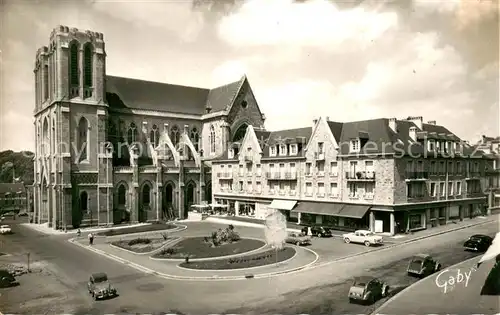 AK / Ansichtskarte Flers_Orne Place du Docteur Vayssieres et lEglise Saint Germain Flers_Orne