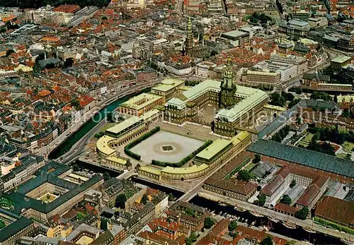 AK / Ansichtskarte Kobenhavn med Christiansborg Slot Fliegeraufnahme Kobenhavn