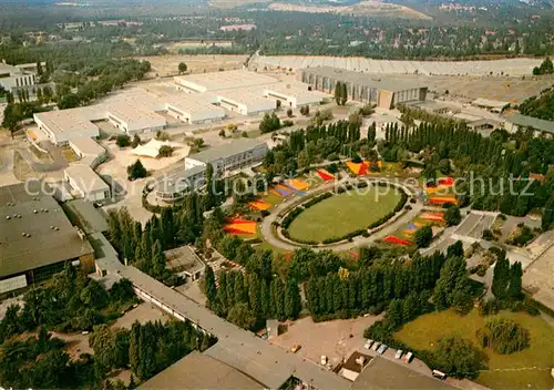 AK / Ansichtskarte Berlin Ausstellungsgelaende am Funkturm mit den neuen Messehallen Fliegeraufnahme Berlin