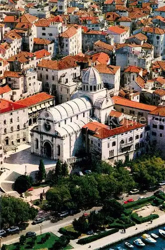 AK / Ansichtskarte Sibenik Zentrum Kirche Fliegeraufnahme Sibenik