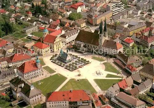 AK / Ansichtskarte Altoetting Kapellplatz Zentrum Fliegeraufnahme Altoetting