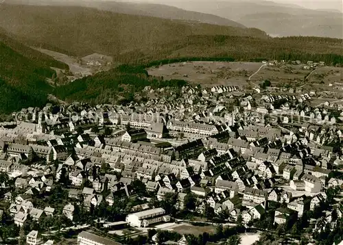 AK / Ansichtskarte Freudenstadt Hoehenluftkurort Wintersportplatz im Schwarzwald Fliegeraufnahme Freudenstadt