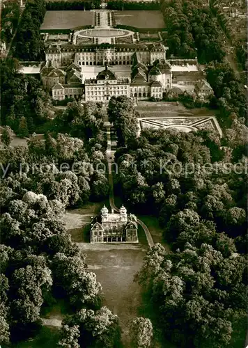 AK / Ansichtskarte Ludwigsburg_Wuerttemberg Residenzschloss mit Favorite Schloss Fliegeraufnahme Ludwigsburg Wuerttemberg