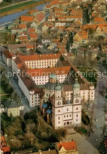 AK / Ansichtskarte Kempten_Allgaeu St. Lorenz Kirche und fuerstaebtliches Residenzschloss 17. Jhdt. Fliegeraufnahme Kempten Allgaeu