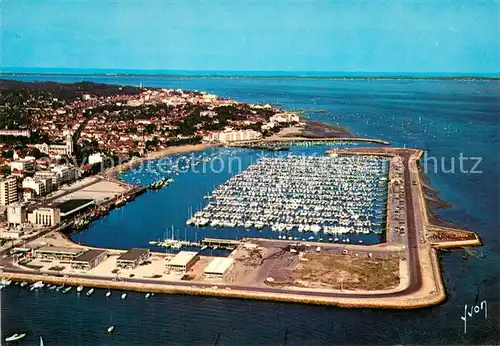 AK / Ansichtskarte Arcachon_33 Vue aerienne de la Ville avec au premier plan de Port de Plaisance 