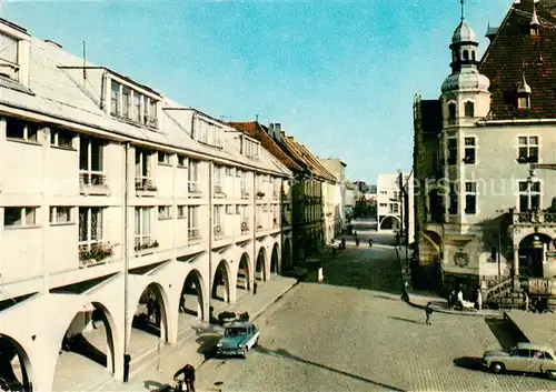 AK / Ansichtskarte Jawor Domy z podcieniami u Rynku prawej ratusz Jawor