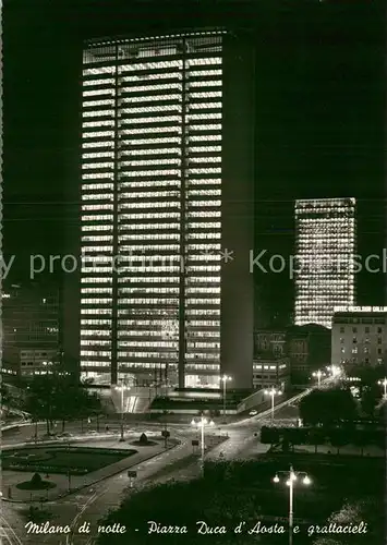 AK / Ansichtskarte Milano Piazza Duca d Aosta e grattacieli di notte Milano