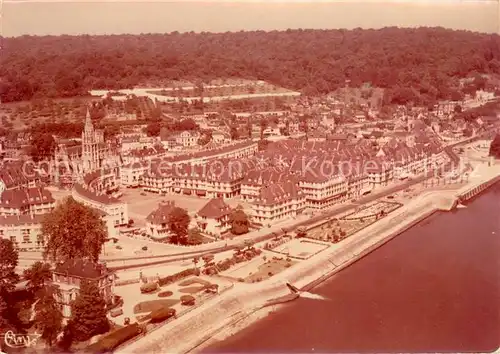 AK / Ansichtskarte Caudebec en Caux Vue generale aerienne Les bords de Seine les Jardins Caudebec en Caux