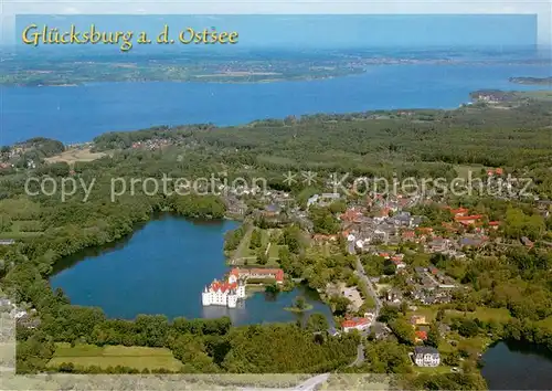 AK / Ansichtskarte Gluecksburg_Ostseebad Wasserschloss Fliegeraufnahme Gluecksburg_Ostseebad
