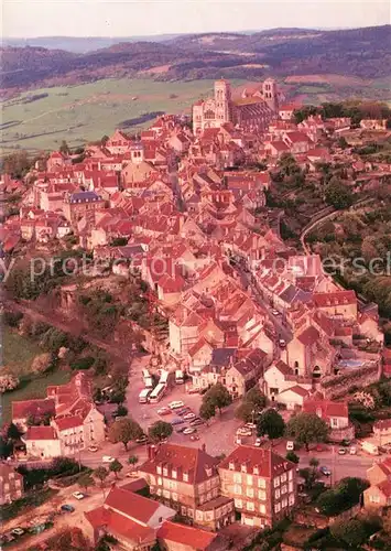 AK / Ansichtskarte Vezelay Basilique Sainte Madeleine XIIe siecle et le village vur aerienne Vezelay