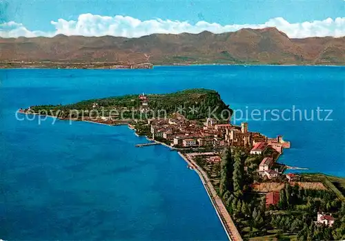 AK / Ansichtskarte Sirmione_Lago_di_Garda Veduta aerea della penisola Sirmione_Lago_di_Garda