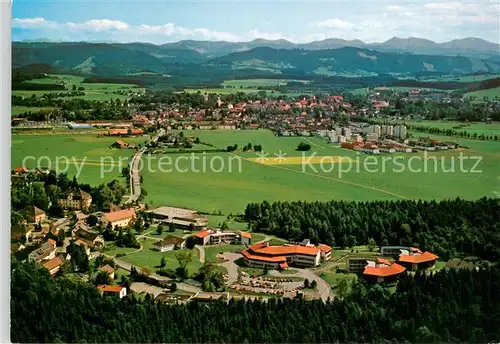 AK / Ansichtskarte Neutrauchburg Fliegeraufnahme mit Schwabenland Klinik Neutrauchburg