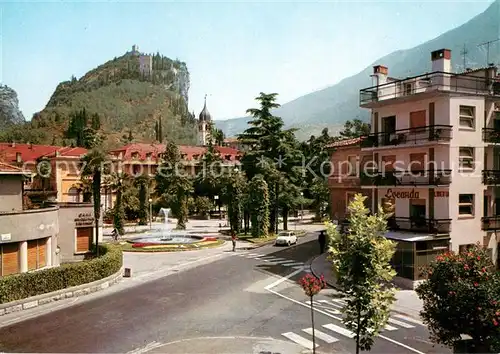 AK / Ansichtskarte Arco_Trentino I giardini sullo sfondo il Castello Arco Trentino