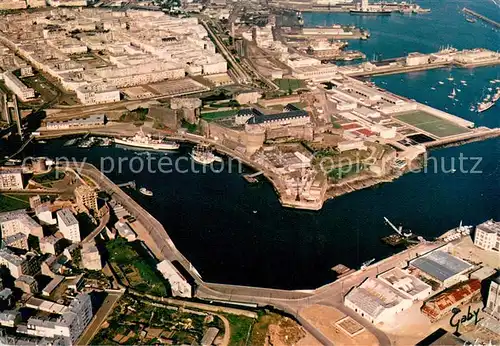 AK / Ansichtskarte Brest_29 Vue aerienne du chateau et le port de commerce 
