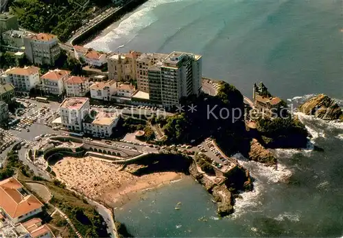 AK / Ansichtskarte Biarritz_Pyrenees_Atlantiques Vue aerienne de l anse rocheuse du port vieux Biarritz_Pyrenees