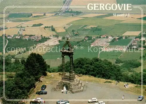 AK / Ansichtskarte Gergovie Monument commemoratif de la victoire de Vercingetorix sur Jules Cesar en 52 avant JC Gergovie