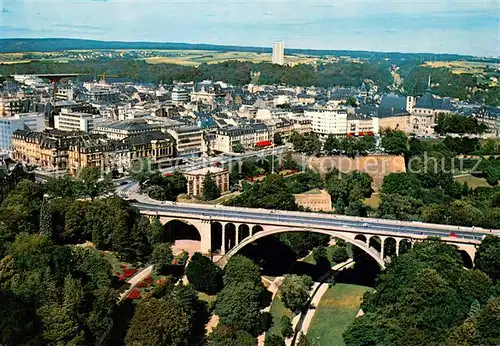AK / Ansichtskarte Luxembourg_Luxemburg Vue aerienne du Pont Adolphe et du Bd Roosevelt Fliegeraufnahme Luxembourg Luxemburg