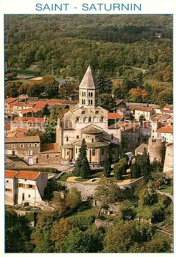 AK / Ansichtskarte Saint Saturnin_Puy de Dome Eglise romane majeure Vue aerienne Saint Saturnin