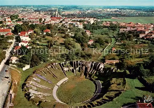 AK / Ansichtskarte Saintes_Charente Maritime Les Arenes Gallo Romaines Eglise Saint Eutrope Cathedrale Saint Pierre vue aerienne Saintes Charente Maritime