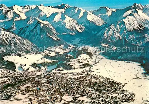AK / Ansichtskarte Oberstdorf Wintersportplatz Allgaeuer Alpen Fliegeraufnahme Oberstdorf
