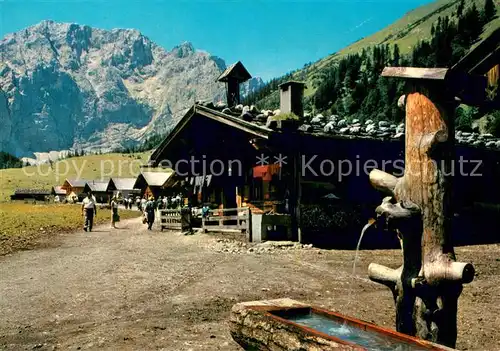 AK / Ansichtskarte Engalm Bergdorf Holzbrunnen Karwendelgebirge Engalm