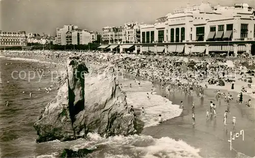 AK / Ansichtskarte Biarritz_Pyrenees_Atlantiques Casino Municipal et la grande plage Biarritz_Pyrenees