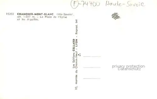 AK / Ansichtskarte Chamonix Place de l Eglise et les aiguilles Alpes Chamonix