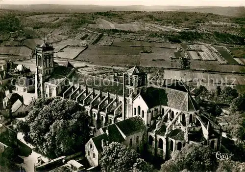 AK / Ansichtskarte Vezelay La basilique vue aerienne Vezelay