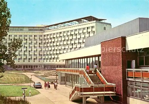 AK / Ansichtskarte Klink_Waren FDGB Ferienobjekt Erholungsheim Herbert Warnke Innenhof Klink Waren