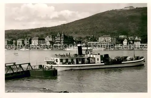 AK / Ansichtskarte Koenigswinter Rhein Grossfaehre mit Blick zum Petersberg Koenigswinter