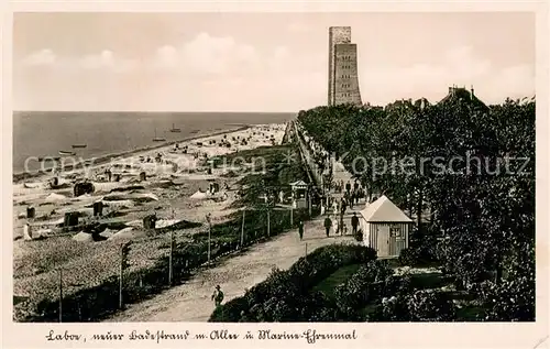 AK / Ansichtskarte Laboe Badestrand mit Allee und Marine Ehrenmal Laboe