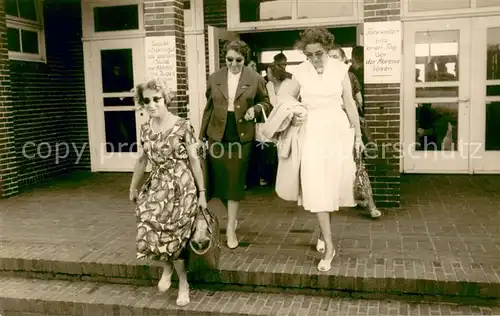 AK / Ansichtskarte Juist_Nordseebad Bahnhof Eingang Juist_Nordseebad