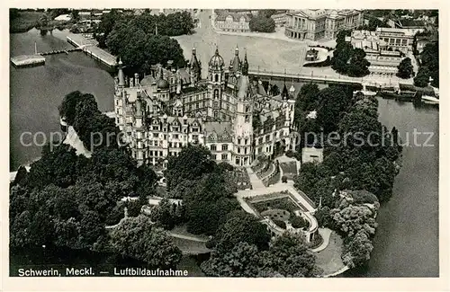 AK / Ansichtskarte Schwerin__Mecklenburg Schloss Fliegeraufnahme 