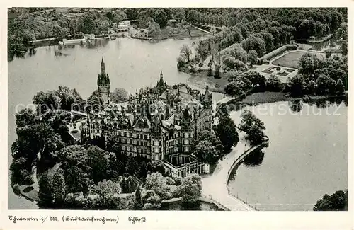 AK / Ansichtskarte Schwerin__Mecklenburg Schloss Fliegeraufnahme 