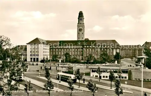 AK / Ansichtskarte Buer_Gelsenkirchen Rathaus mit Busbahnhof Buer Gelsenkirchen