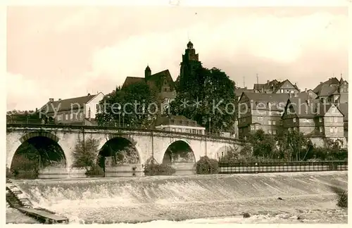 AK / Ansichtskarte Wetzlar Partie am Lahn Wehr Bruecke Blick zur Altstadt und Dom Wetzlar