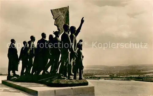 AK / Ansichtskarte Buchenwald_Weimar Mahn  und Gedenkstaette Gruppenplastik von Nationalpreistraeger Prof. Fritz Cremer Buchenwald Weimar