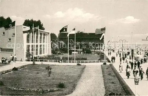 AK / Ansichtskarte Groemitz_Ostseebad Strand Promenade Groemitz_Ostseebad