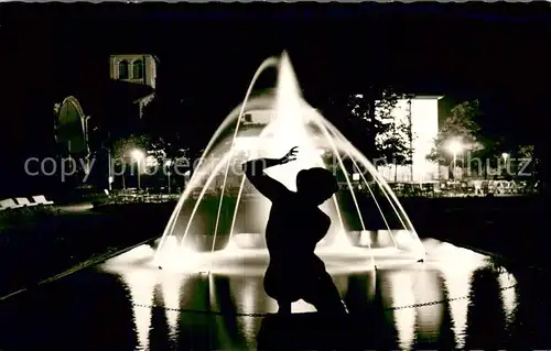 AK / Ansichtskarte Bad_Muenster_Stein_Ebernburg Brunnennymphe im Kurpark Nachtaufnahme Bad_Muenster