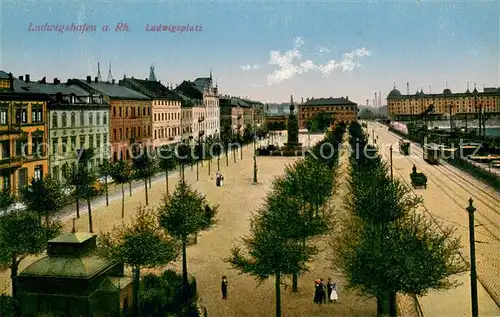 AK / Ansichtskarte Ludwigshafen_Rhein Ludwigsplatz Strassenbahn Denkmal Ludwigshafen Rhein